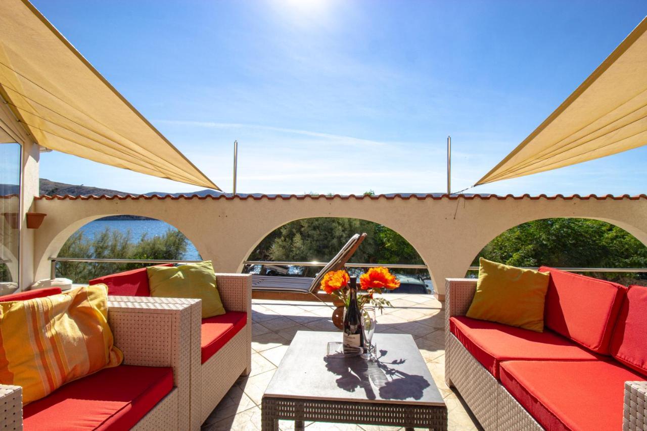 Galapagus Privat Beach & Boat Dock Apartment Metajna Exterior photo