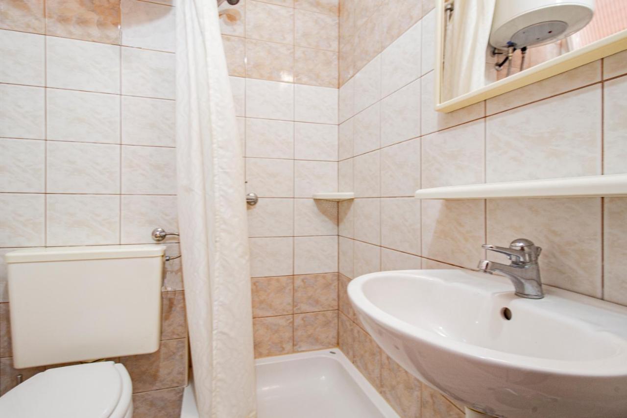 Galapagus Privat Beach & Boat Dock Apartment Metajna Exterior photo